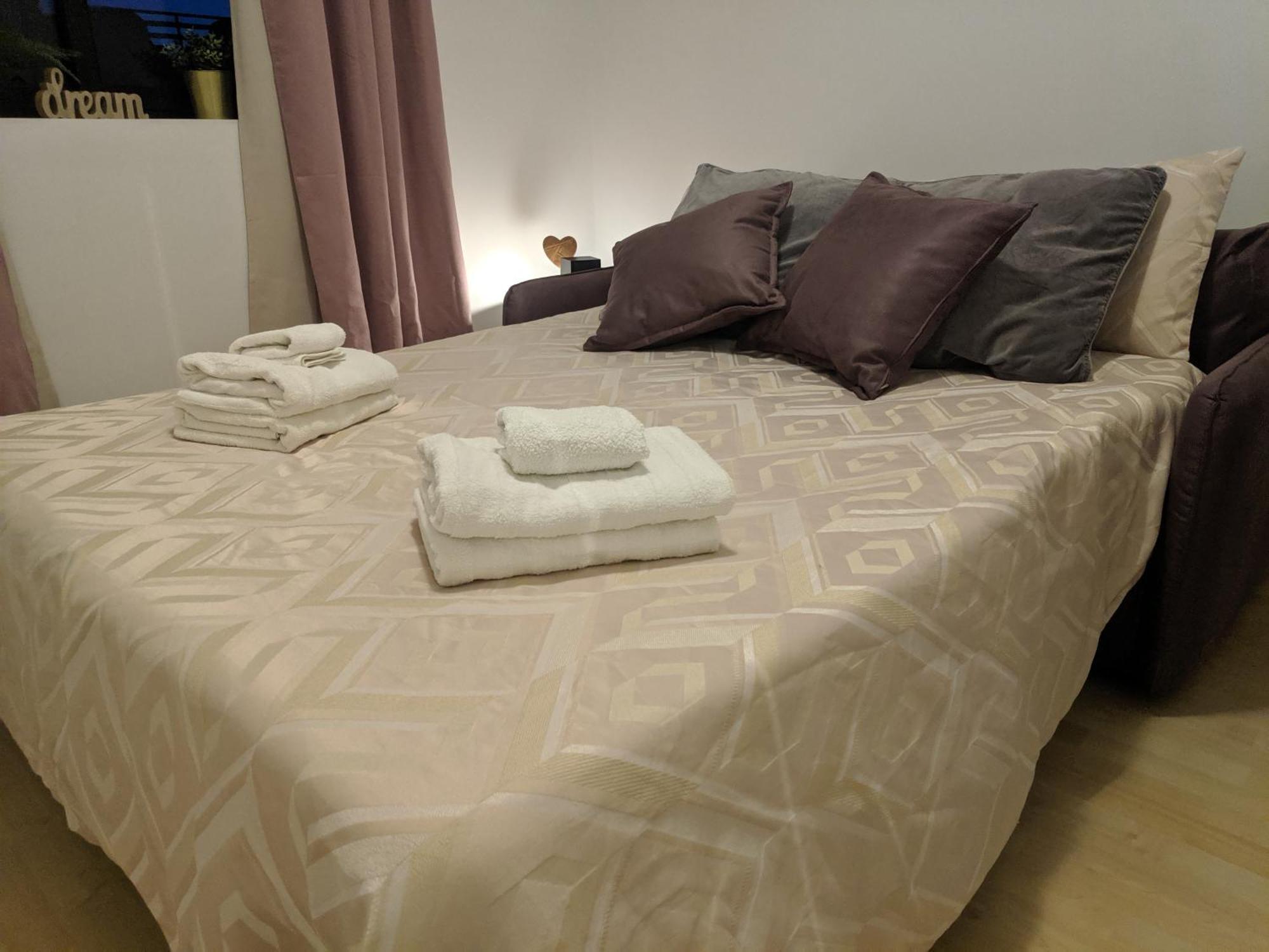 Gaia St Paul's Bay Modern Cosy Apartment *
